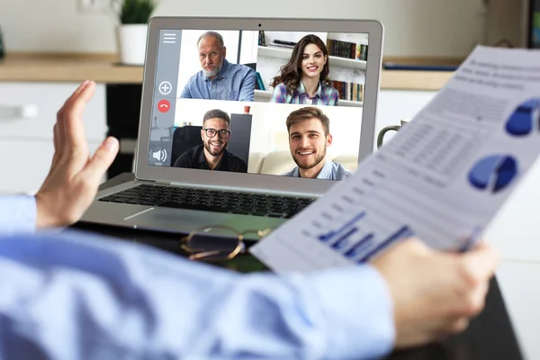 Donna Affari Che Parla Con Suoi Colleghi Videoconferenza Team Aziendale — Foto Stock