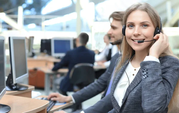 Operadora Suporte Cliente Feminina Com Fone Ouvido Sorrindo — Fotografia de Stock