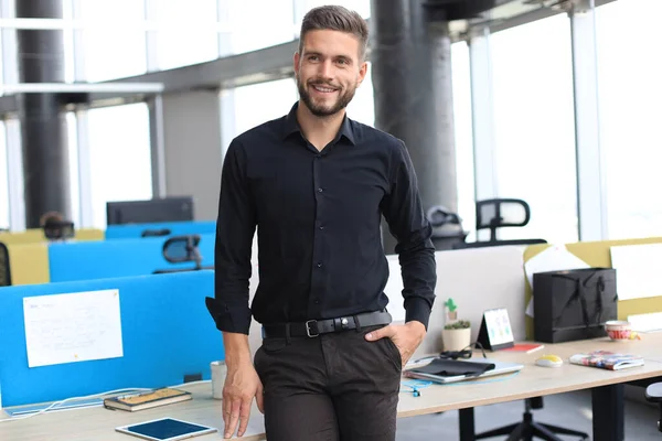 Portrait Happy Young Casual Businessman Office — Stock Photo, Image
