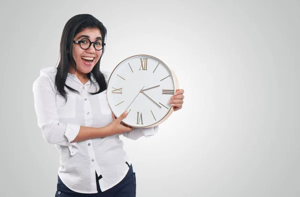 Happy Asian Businesswoman Showing Time on Clock — Stock Photo, Image