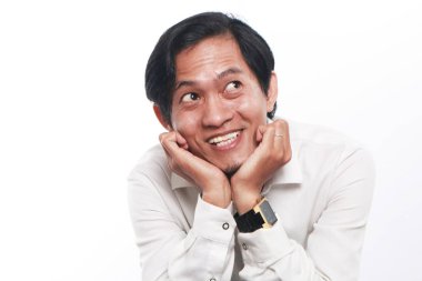 Mutlu genç Asyalı işadamı düşünme