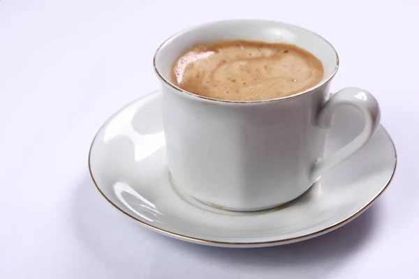 Šálek kávy z čerstvá pražená kávová zrna — Stock fotografie