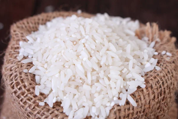 Bílá rýže obilovin nevařené — Stock fotografie