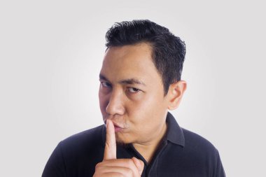 Komik Asya adam yakın erkek hareketi yukarı