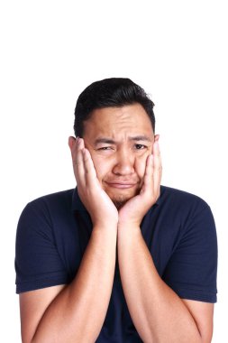 Gülen komik Asya adam