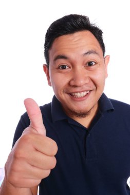 Gülen komik Asya adam