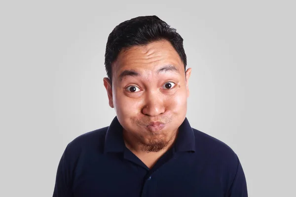 Funny asiatisk Man hånar — Stockfoto