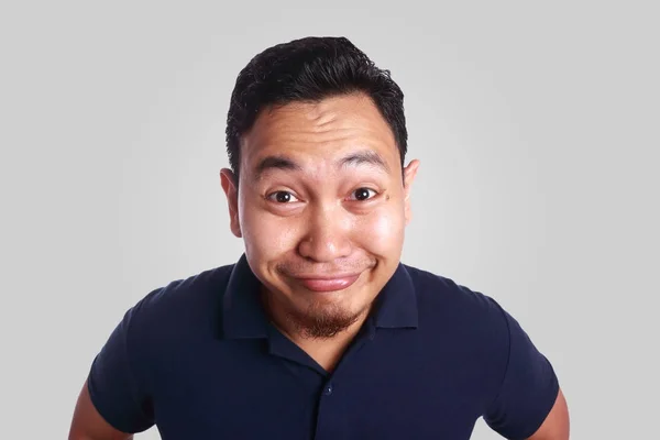 Engraçado asiático homem sorrindo — Fotografia de Stock