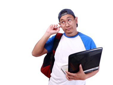 Genç Asyalı öğrenci kulağını biri görmezden kapsayan