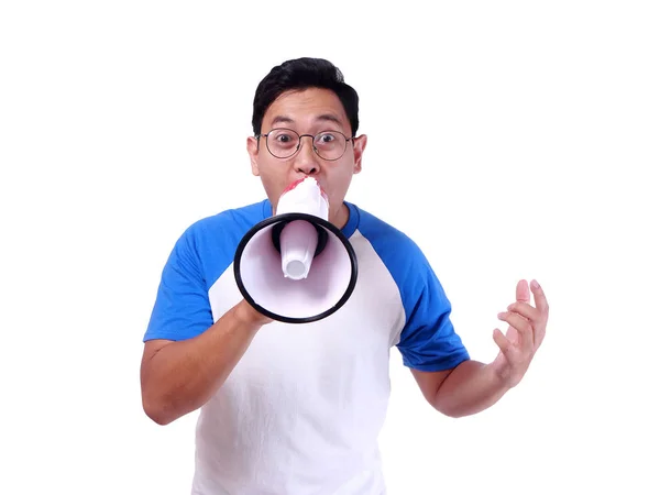 Jonge Man schreeuwen met megafoon, promotie Concept — Stockfoto