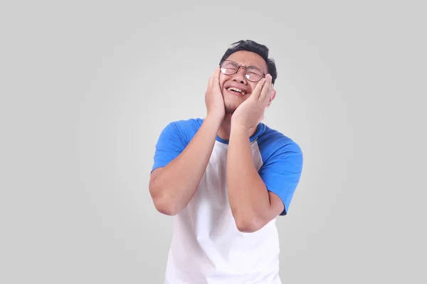 Lustiger asiatischer Mann weint — Stockfoto