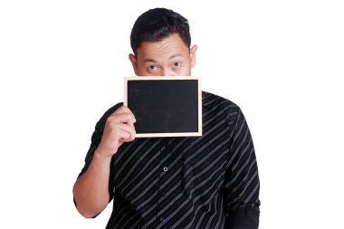 Asya delikanlı küçük Blackboard yüzünü kaplayan gösterilen 