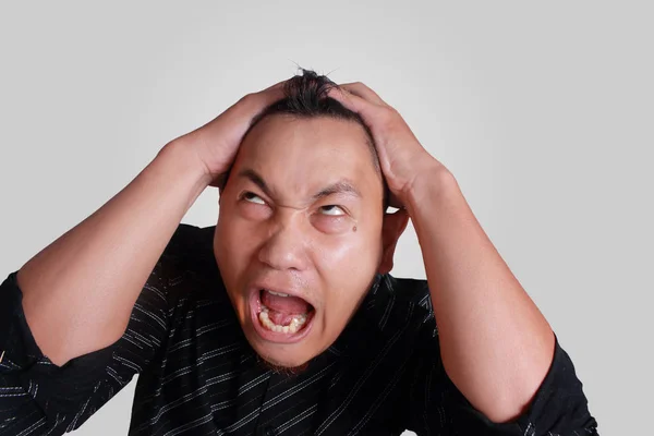 Asya adam kızgın kızgın stresli ifade — Stok fotoğraf