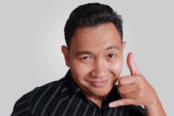 Engraçado asiático homem sorrindo — Fotografia de Stock