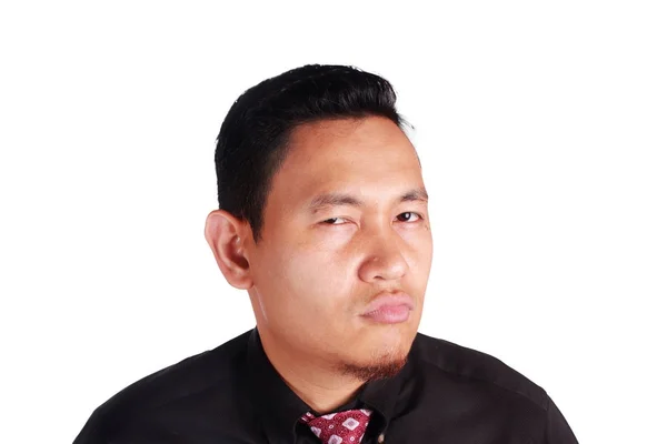 Cínico asiático hombre de negocios mirando a cámara con ira —  Fotos de Stock