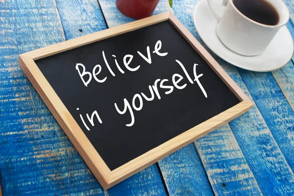 Geloven in jezelf. Motiverende tekst — Stockfoto