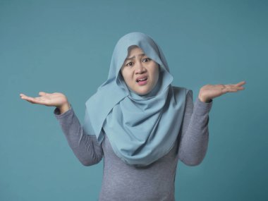 Müslüman işkadını reddi veya ret hareketi gösterir