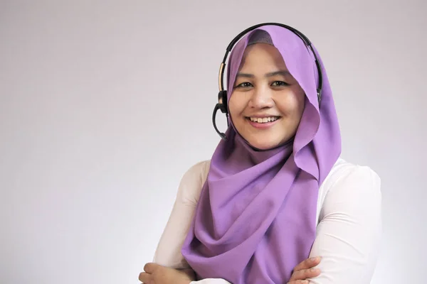 Moslim Lady Call Center Operator — Stockfoto