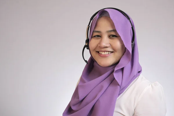 Muslim Lady Call Center operatör — Stockfoto