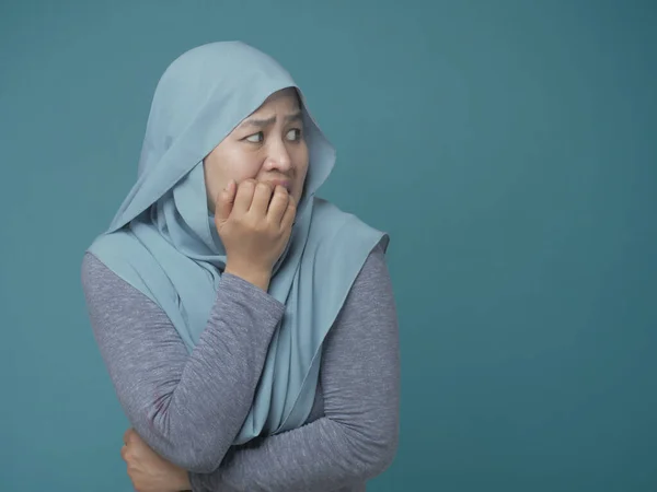 Worried Muslim Woman Biting Nails — Stock Photo, Image