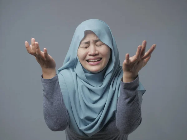泣いて悲しいアジア女性 — ストック写真