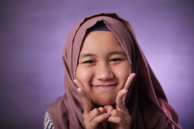 mutlu Müslüman kız