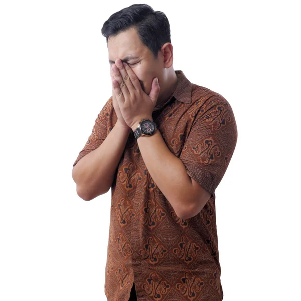 Asiático hombre llorando tristemente — Foto de Stock