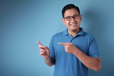 Asya adam tanıtımı bir şey üzerinde onun yan ile Copy Space