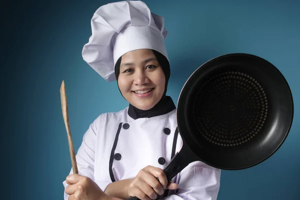 Femme asiatique Chef prêt à cuisiner, Chef tenant des outils de cuisine Spatu — Photo