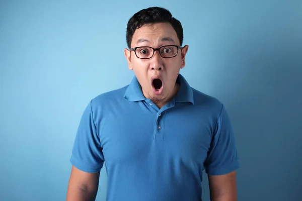 Vicces ázsiai férfi Shock a nyitott szájú — Stock Fotó