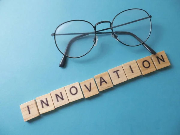 Innovación, palabras motivacionales de negocios Citas Concepto —  Fotos de Stock