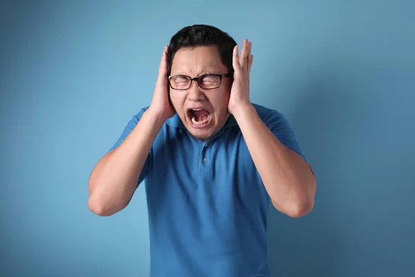 Joven gritando, Gesto de ira — Foto de Stock