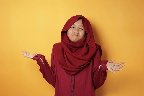 Gadis Muslim Asia remaja menunjukkan Gerakan Penyangkalan atau Penolakan — Stok Foto