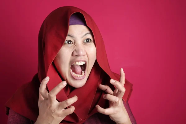 Muslim Lady in Shows Angry Gesture — Stok Foto