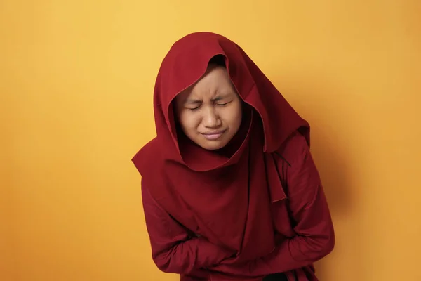 Asian Muslim Teenage Girl Wearing Hijab Suffer from Stomach Ache — Stock Photo, Image