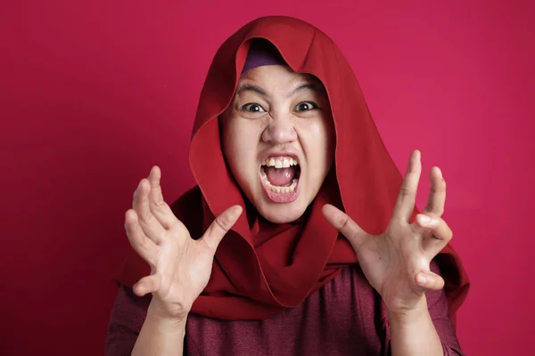 Muslim Lady in Shows Angry Gesture — Stok Foto