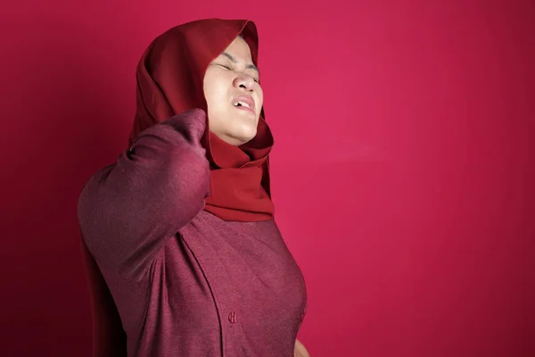 Muslim Woman Having Neck Pain — ストック写真