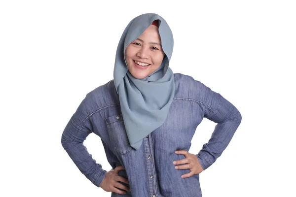 Mulher muçulmana sorridente — Fotografia de Stock