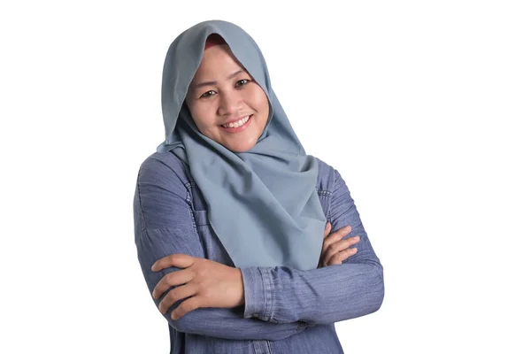 Confident Muslim Lady Smiling Friendly with Crossed Arms — ストック写真