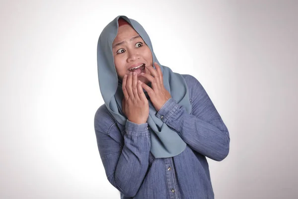 Shocked Worried Asian Muslim Woman With Mouth Opened — Stok fotoğraf