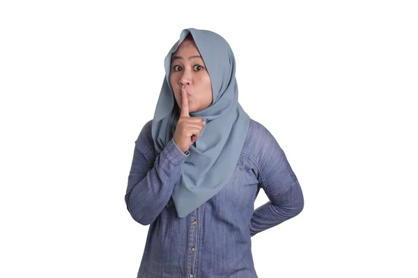 Muzułmańskie Lady shushing gest — Zdjęcie stockowe