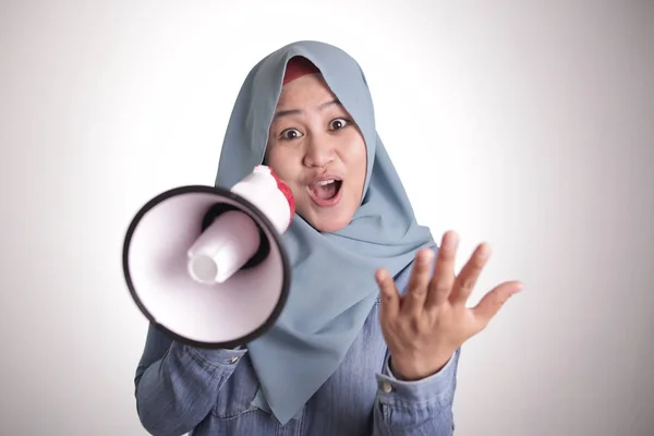 Ázsiai Muszlim Hívás Vagy Kínál Valami Megafon Reklám Marketing Koncepció — Stock Fotó