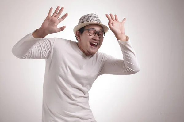 Porträtt Rolig Ung Asiatisk Man Leende Och Dansar Glatt Joyful — Stockfoto