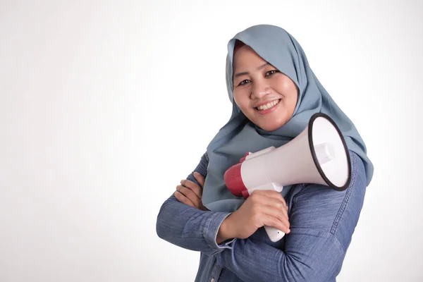 Porträt Einer Jungen Muslimischen Geschäftsfrau Aus Asien Die Hijab Trägt — Stockfoto