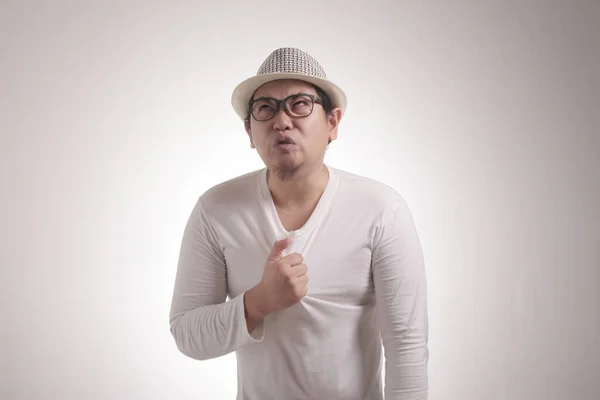 Komik Genç Asyalı Adam Boğucu Sıcak Muzdarip Terli Rahatsız Duygu — Stok fotoğraf