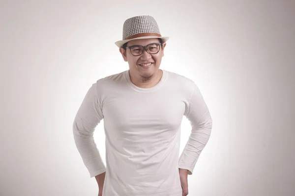 Joven Asiático Vestido Con Camisa Gris Sonriente Expresión Feliz Cerrar — Foto de Stock