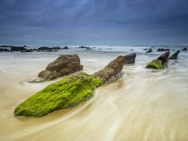 Cantabria deniz kıyılarında peyzaj