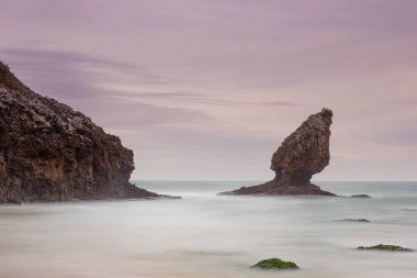 Sahil manzarası, Asturias 'taki Buelna plajı.