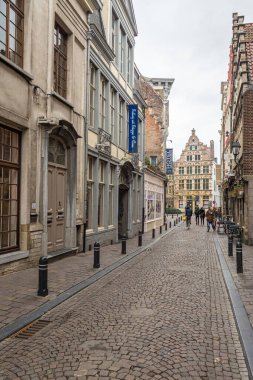 Ghent 'in tipik kaldırım taşı caddesi