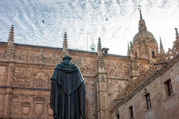 Salamanca Üniversitesi cephesi